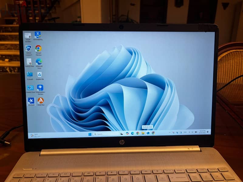 Hp laptop 15-dy2xxx 1