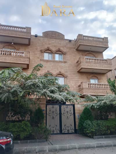 Penthouse for sale ultra super lux (first residence) in the fourth villas neighborhood
