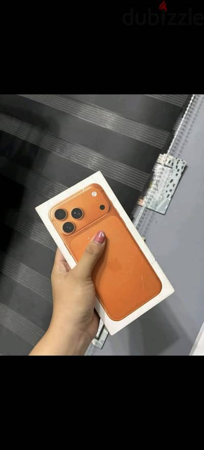 آبل - آيفون 17 برو ماكس