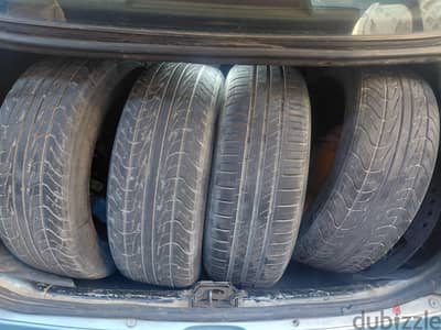 متاح ٤ فرد وفرد استبن فيات سيينا مسنعمله بحالتهم مقاس 185/60/R14