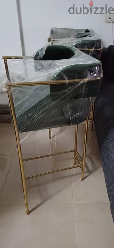 ٣كراسي بار لم يستخموا بأقل من نص تمنهم