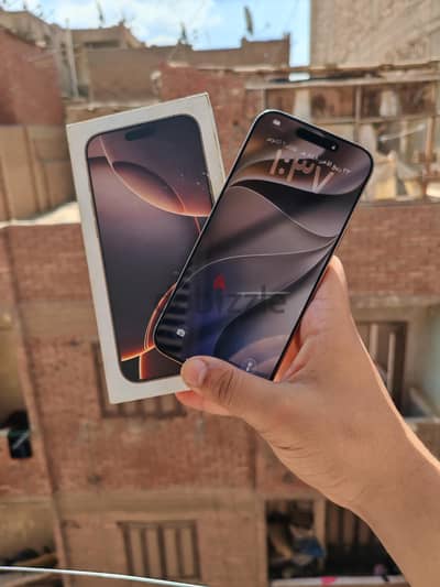 IPhone 15 Pro Max 256gb 92% بكل حاجته خرابيش بسيطه فالفريم مش وتربروف