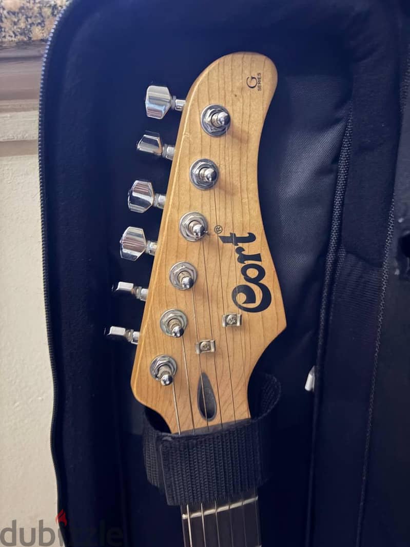 Electric Guitar Bundle (mint condition) 2