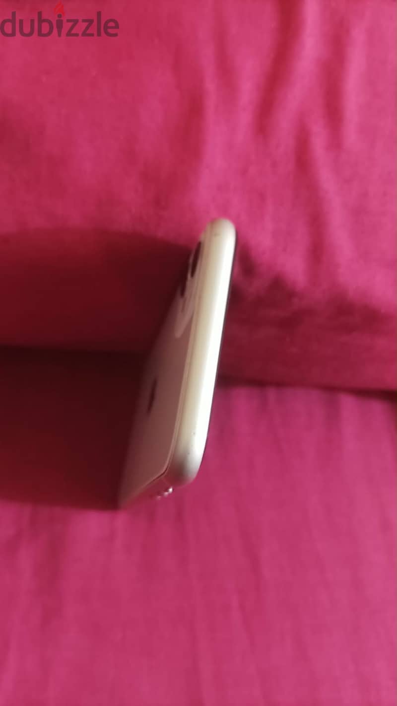 Apple - iPhone 11 8