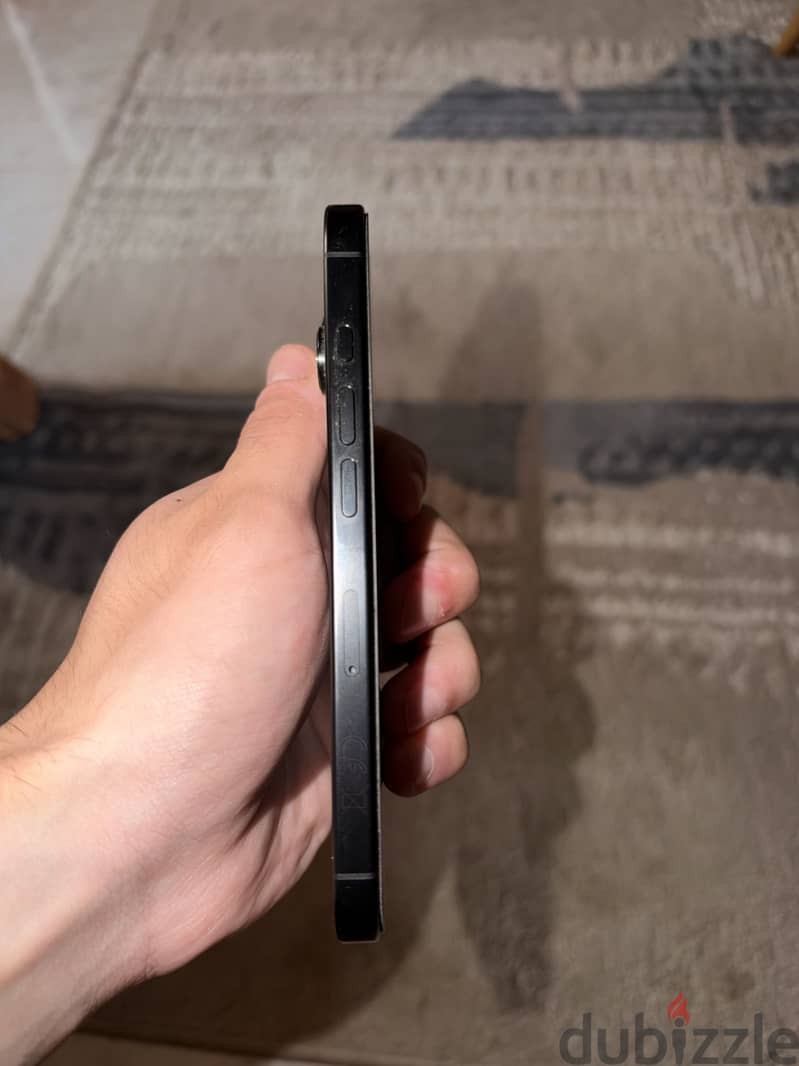 Apple - iPhone 16 Pro 3