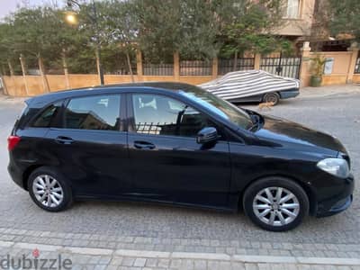 Mercedes-Benz B200 2013