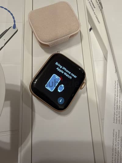 Series 4 Apple Watch 44mm (Rose Gold)