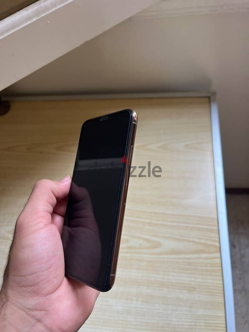 Apple - iPhone XS 4
