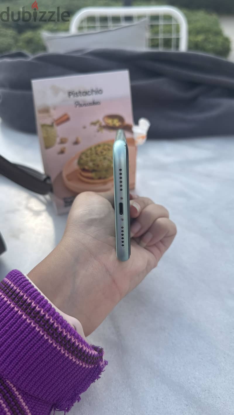 Apple - iPhone 11 4