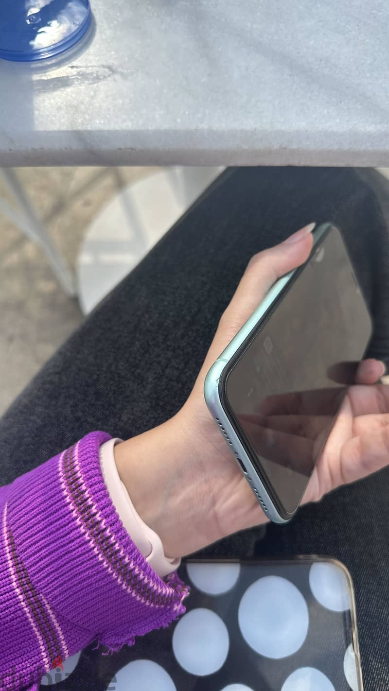 Apple - iPhone 11 5