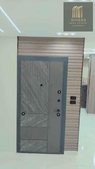 شقه للبيع في حدائق اكتوبر السياحيه أ متشطبه مكونه من 3غرف 2حمام رسبشن قطعتين ومطبخ تشطيب الترا سوبر لوكس بجوار خير زمان و2دقيقه من طريق الفيوم