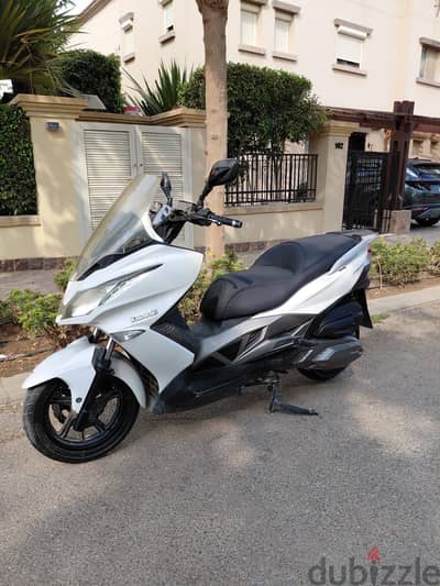 Kawasaki scooter J300