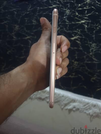 آبل - آيفون 8 بلس