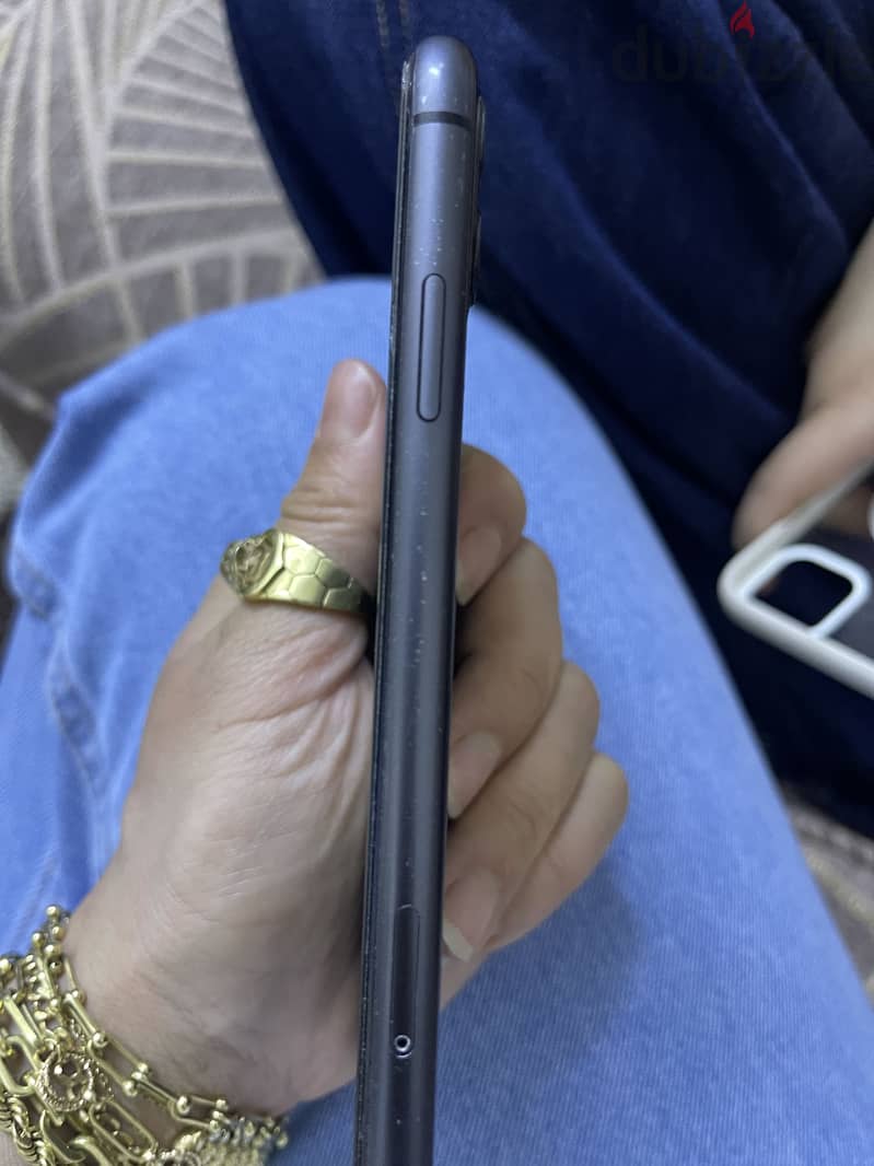 Apple - iPhone 11 3