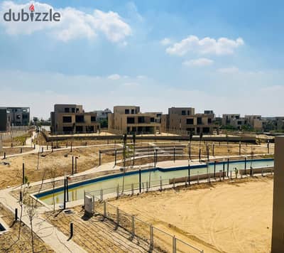 للبيع فيلا مستقلة في كومباوند Directly On Lake – The Crown (Palm Hills) مرحلة ثالثة | فيو مباشر على البحيرة