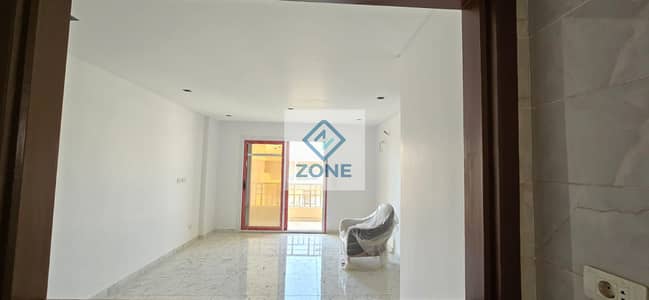 82-square-meter unit for sale in B7; hotel-style finishing