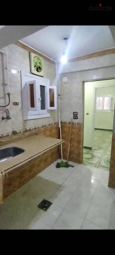 Groom's apartment for sale on Imam Bank Street in Al-Hanoville, Al-Ajami