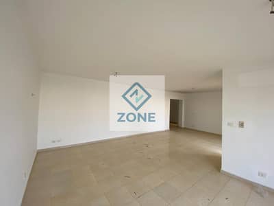 Apartment for sale in front of Metro Market 211m wide garden view