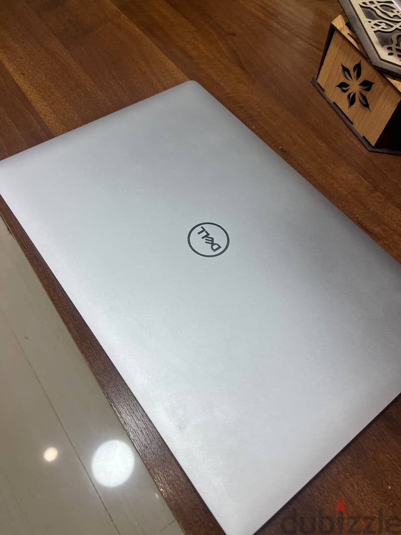 Dell precision 5540 1