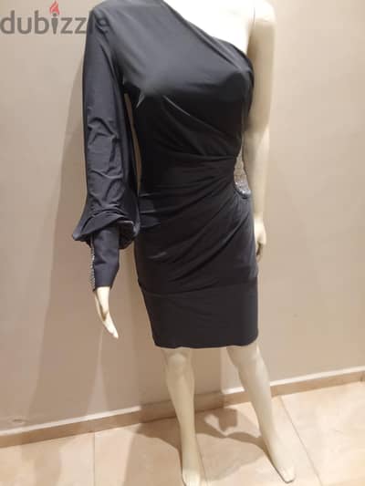 للبيع فستان سهره ماركه Guess