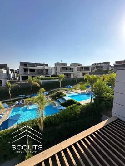 Immediate delivery of a twin house for sale amidst green spaces and lakes in a prime location in La Vista Patio Casa Al Shorouk opposite Madinaty