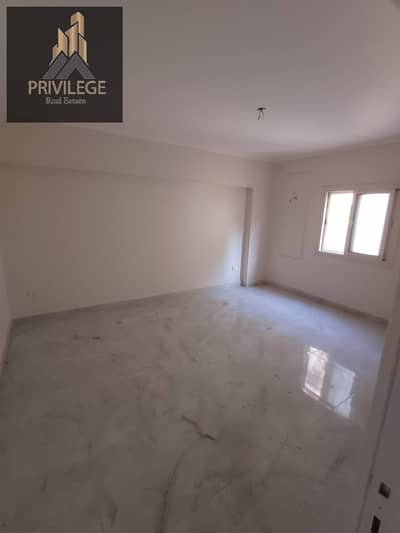 Super Lux Unfurnished Residential Apartment in Al-Ma'raj Al-Sufli, Maadi Super Lux Unfurnished Residential Apartment in Al-Ma'raj Al-Sufli, Maadi
