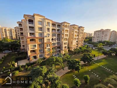 شقه مميزة جداا للبيع في مدينتي B1 ,نموذج 200 View Garden ,خطوات من Open air mall