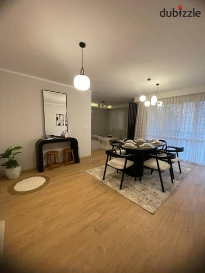 شقة للايجار مفروشة مودرن في Rehab City بمساحة 145 متر، 3 غرف نوم منهم ماستر، 2 حمام، في التجمع الخامس ، اطلالة لاندسكيب وقريبة من Gateway Mall