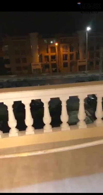 شقه للبيع فى الشروق اماميه بحريه بجوار النادى
