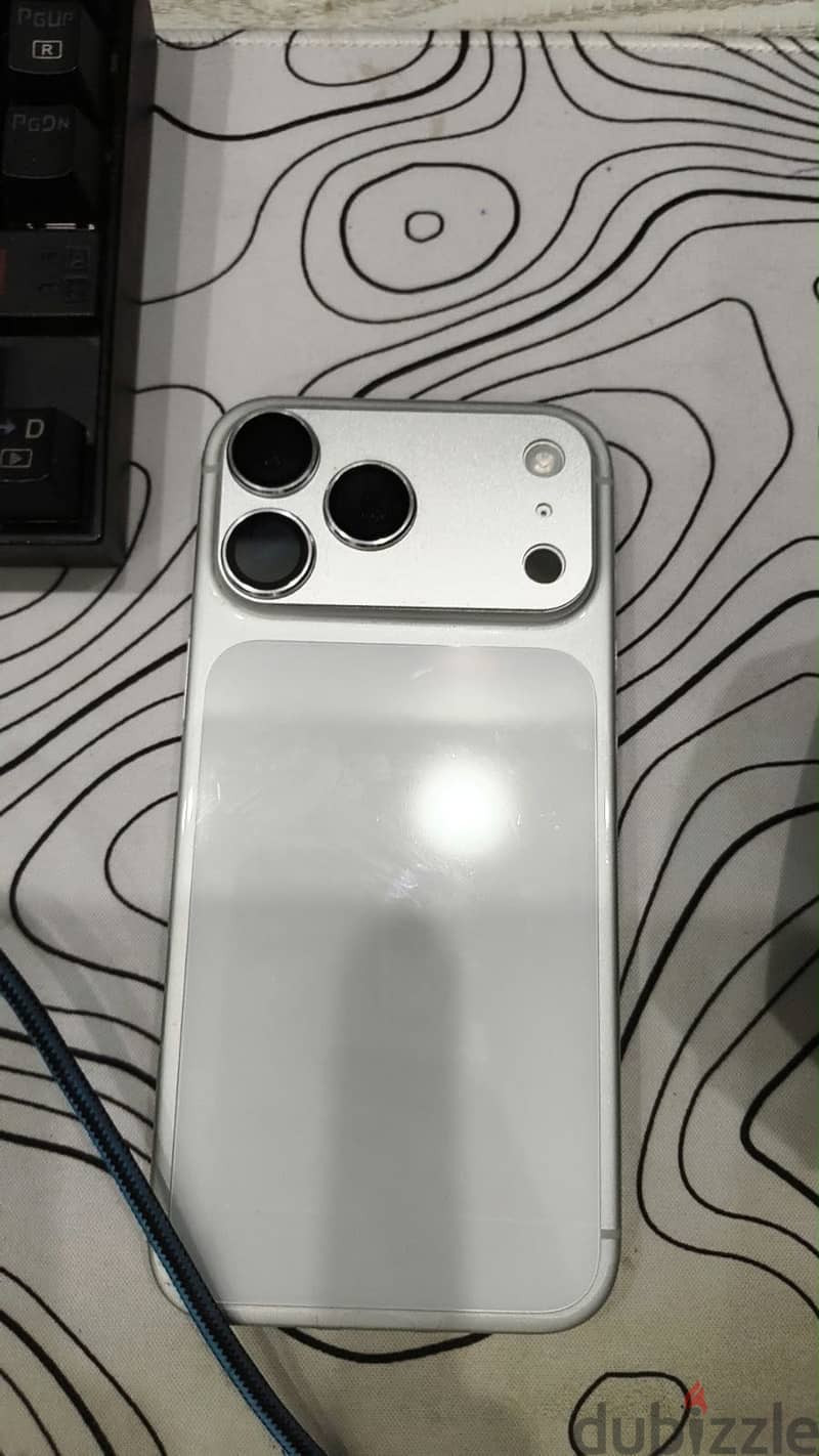 Apple - iPhone 17 Pro Max 4