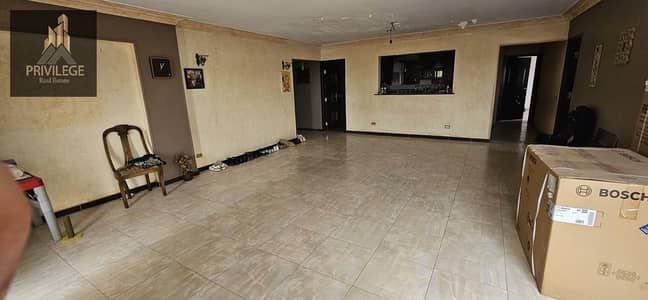 شقة للبيع متشطبة فى الشطر السادس فيو مفتوح شقة للبيع متشطبة فى الشطر السادس فيو مفتوح