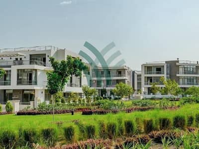 شقه استلام فورى مميزه للبيع في كمبوند  تاج سيتي- Taj City القاهرة الجديدة- بفيو مفتوح بحرى صريح -لوكيشن مميز وهادئ- اطلاله علي مساحات خضراء واسعة-لقطة