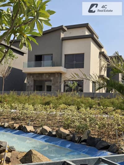 VILLA READY TO MOVE PRIME LOCATION - WITH INSTALMENT - FOR SALE IN CREEK TOWN -OPEN VIEW