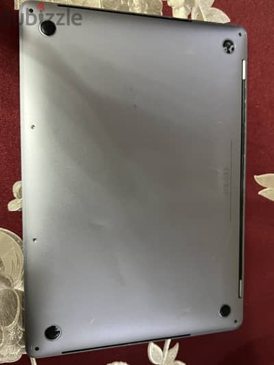 MacBook Pro 2017 للبيع – i5 / 8GB RAM / 256GB SSD