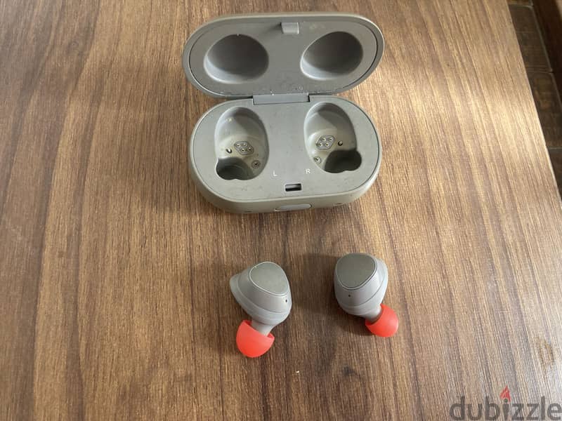 Samsung gear iconx 1