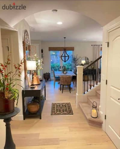 Penthouse for Sale in **AZAD Compound – New Cairo**, in a prime location near the **American University in Cairo (AUC)** and close to the main roads a