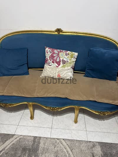 طقم مذهب كنبه واربعه صغير بحاله جيده ومتنجد