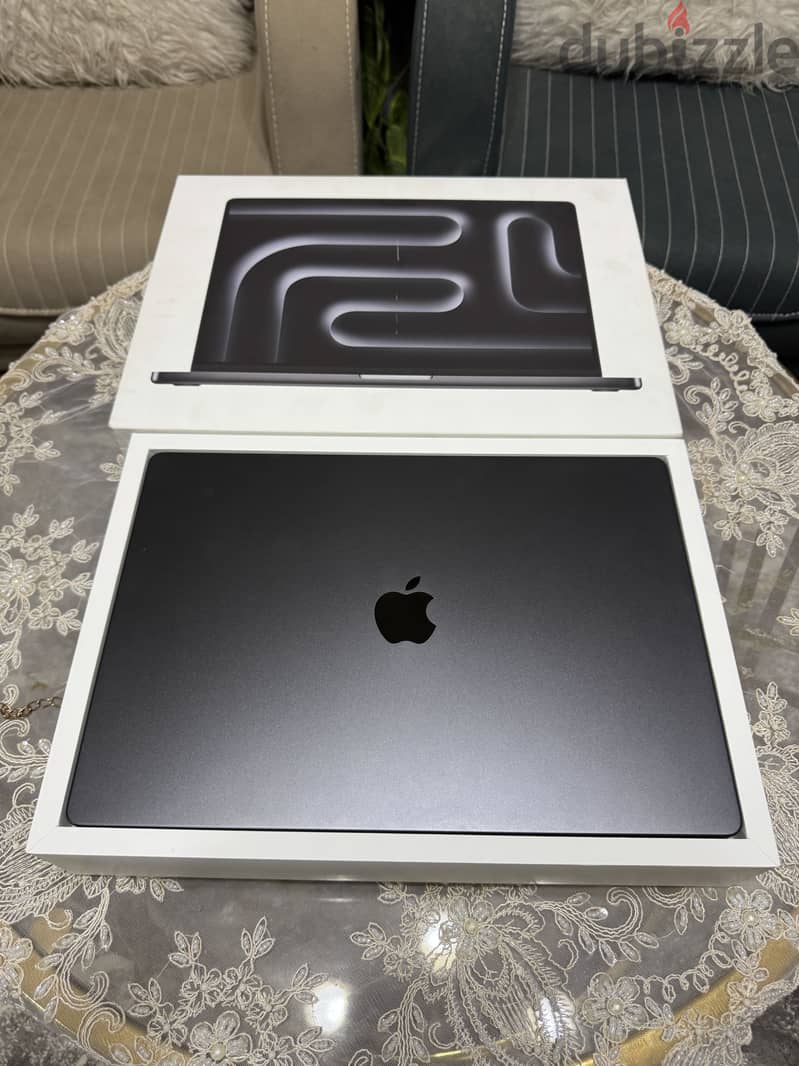 MacBook Pro M4 MAX 16 inch 2 Tera 1