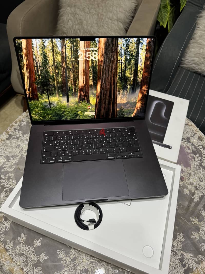 MacBook Pro M4 MAX 16 inch 2 Tera 3