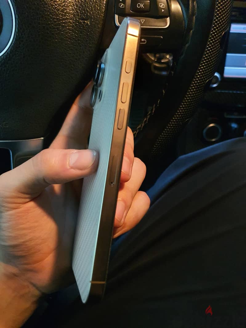 Apple - iPhone 16 Pro Max 4