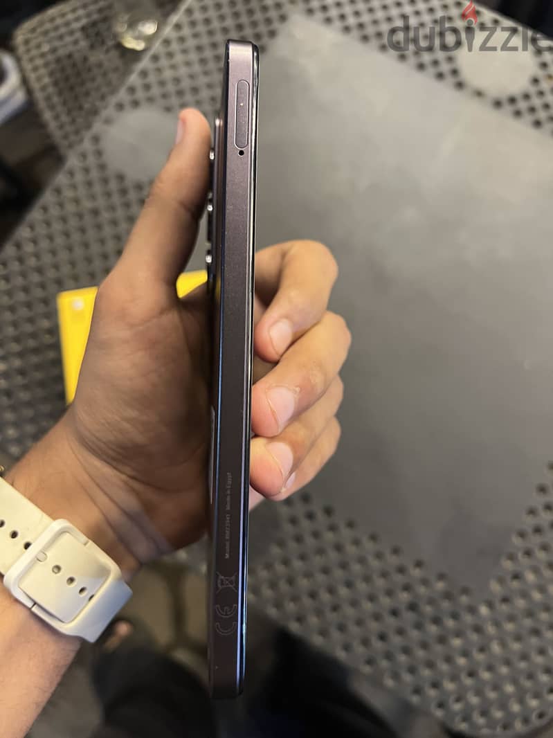 Realme C75 1
