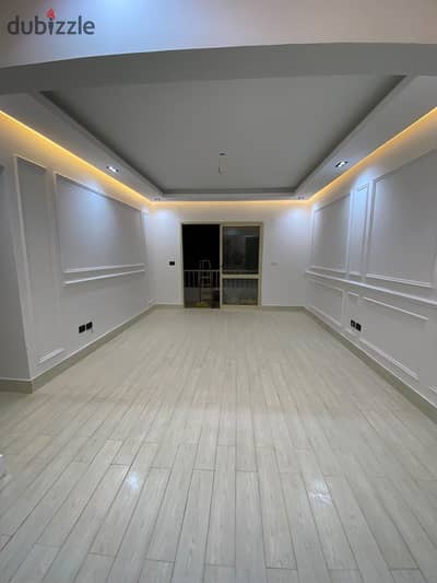 Apartment for sale at a bargain price in Sheikh Zayed, Future Buildings, ultra-luxurious finishing