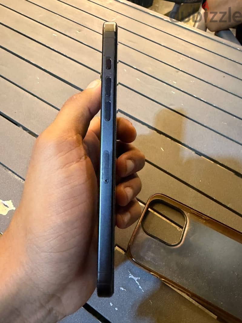 Apple - iPhone 15 Pro Max 4