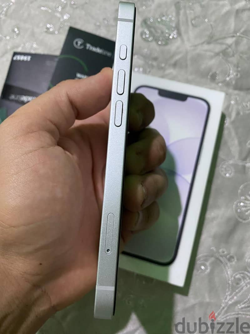 Apple - iPhone 17e 1