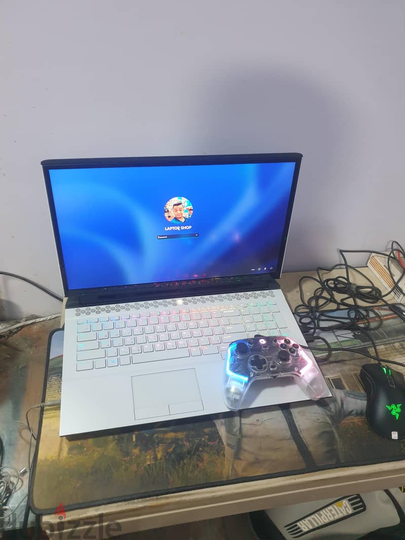 Alienware Area-51m R2 1