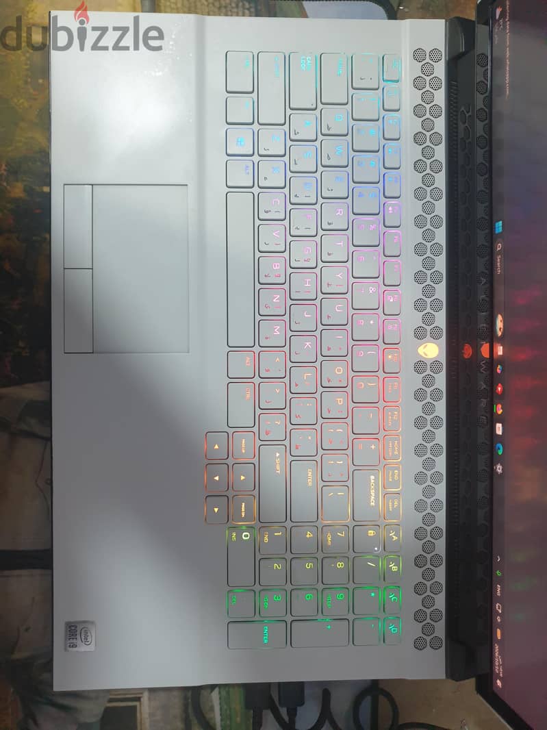 Alienware Area-51m R2 3