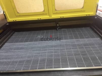 مكنه حفر ليزر CNC
