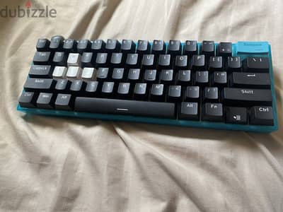 womier WK61 with black custom keycaps can exchange for attack shark