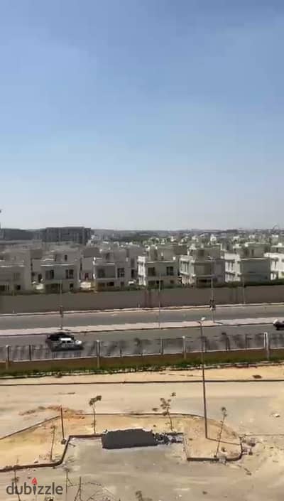 شقه للايجار فيو مفتوح _بحري_ اول سكن في كمبوند بلس جيت   في الشيخ زايد