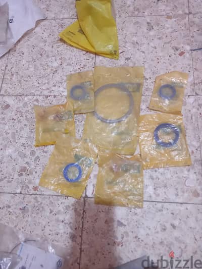 قطع غيار المعدات الثقيله